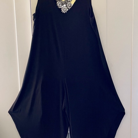 BLACK JUMPSUIT 🖤 - Picture 2 of 4